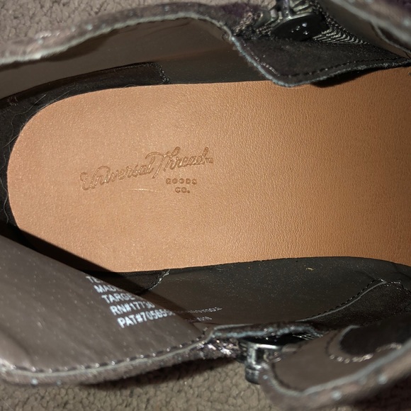 Universal Thread Booties - Picture 6 of 8